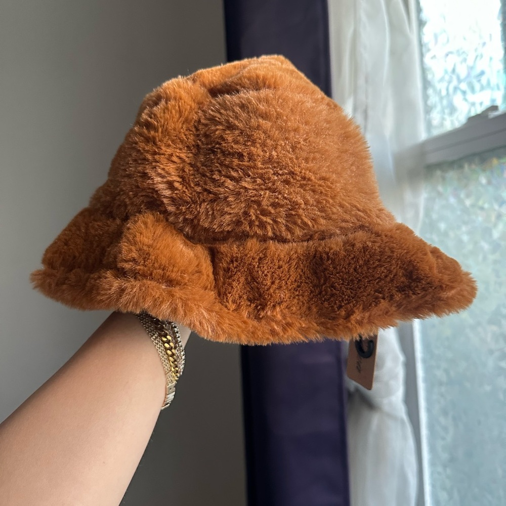 Brown fuzzy bucket hat NWT